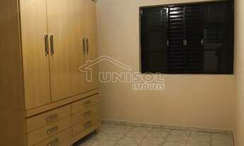 Imagem 7: A Unisol Imóveis aluga apartamento de dois dormitórios com duas vagas na garagem próximo a