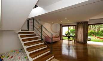 Imagem 5: Casa de vila para aluguel e venda com 352 metros quadrados com 4 quartos