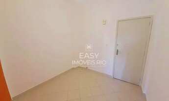 Imagem 4: 01 QUARTO, SILENCIOSO, PORTARIA 24h, próximo ao METRÔ e PRAIA, à venda, 32 m² por R$ 700.0