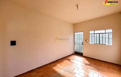 Imagem 2: Casa para aluguel, 4 quartos, 3 vagas, Planalto - Divinópolis/MG