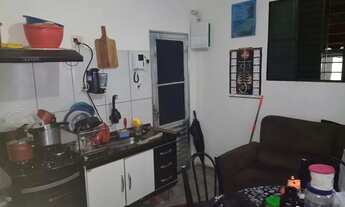 Imagem: Vende-se uma casa com 2 cômodos e um banheiro