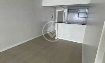 Imagem 4: Apartamento para Locação Anual reformado, pé na Areia na Praia das Astúrias, Guarujá-SP co