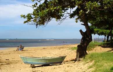 Imagem: Diárias na praia de Bicanga. Ler a descrição