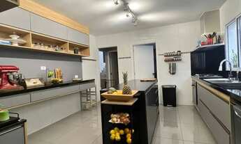 Imagem 5: Casa de condomínio para venda possui 400 metros quadrados com 4 quartos