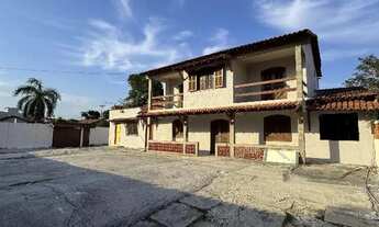 Imagem: Casa com 07 ambientes, em área comercial