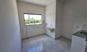 Imagem 2: Oportunidade - Casa Sobreloja - Conjunto Residencial Dom Pedro II - 2 Dormitórios - 70m²