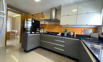 Imagem 3: Apartamento à Venda com 3 dormitórios, sendo 3 suítes, 165m²