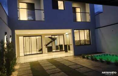 Imagem: Casa assobradada com 3 dormitórios no bairro