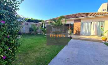 Imagem: Casa térrea em amplo terreno com 614m²