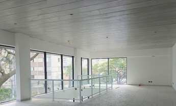 Imagem 4: Loja em Moema, de esquina. Grande visibilidade com 4 vagas