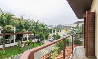 Imagem 2: Casa de condomínio para venda tem 378 metros quadrados com 3 quartos