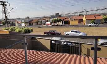 Imagem 5: Sobrado com renda ao lado