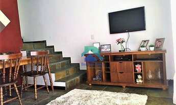 Imagem: Casa com 2 quartos em condomínio cercada