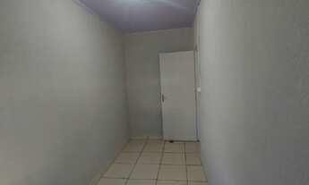 Imagem 2: 2 casas no mesmo lote, agio, casa principal com 3 quartos, garagem para 2 carros