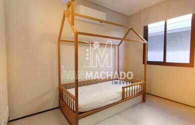 Imagem 6: Casa com Cozinha integrada ao espaço Gourmet dando praticidade. Imóvel possui um Escritóri