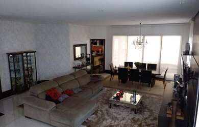 Imagem 7: Casa de condomínio sobrado para venda possui 335 metros quadrados com 4 quartos