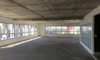 Imagem 6: Conjunto em andar inteiro, com 320m2, á 850 metros das Clinicas