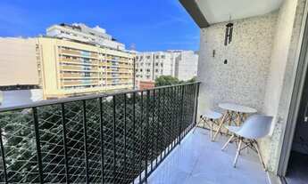 Imagem: BOTAFOGO! REFORMADO silencioso com VARANDA!