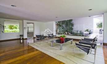 Imagem: O condomínio é composto por uma torre