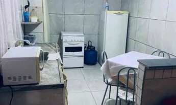 Imagem 2: Casa de fundo 1 pessoa