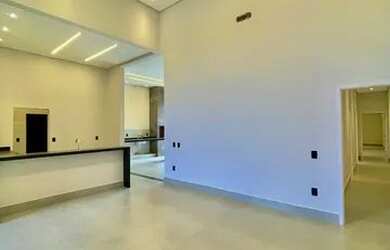 Imagem 2: Casa de condomínio térrea para venda tem 218 metros quadrados com 3 quartos