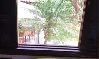 Imagem 2: Casa em condomínio com 02 dormitórios, 01 suíte, garagem para 06 carros, área gourmet, pis