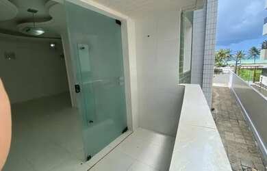 Imagem 3: Vendo apartamento beira-mar de Intermares em uma localização privilegiada além de uma lin