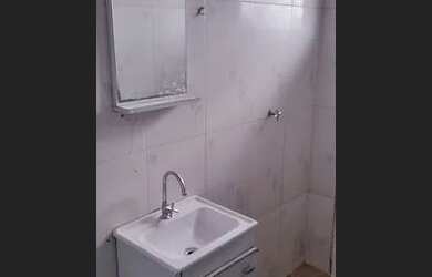 Imagem 2: Alugo casa num bairro bom e agradável