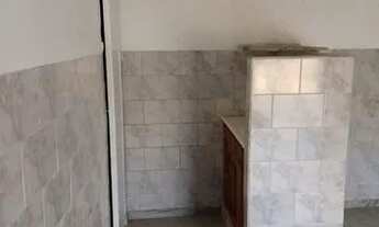 Imagem 2: Alugo loja Casa com 1 banheiro