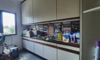 Imagem 14: 1 2 9 8 2 1 0 4 9 6 2 ..Apartamento para venda possui 198 metros quadrados com 4 quartos