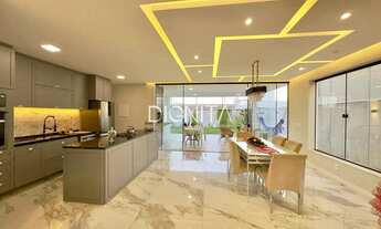 Imagem 4: Elegância Neoclássica no Alphaville Sofisticação em Cada Detalhe