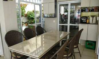 Imagem 2: Casa para venda em Jardim Botânico de 192.00m² com 3 Quartos, 1 Suite e 4 Garagens