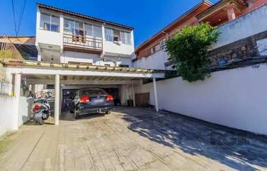 Imagem 2: Casa com 3 dormitórios no bairro Cascata, Porto Alegre