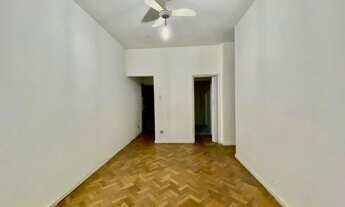 Imagem 7: Apartamento para venda com 70 metros quadrados com 2 quartos em Copacabana - Rio de Janeir