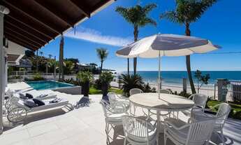 Imagem: Casa frente mar com piscina no Centro