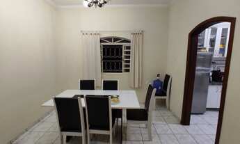 Imagem 7: Quarto grande com sacada em sobrado mobiliado de ótimo padrão