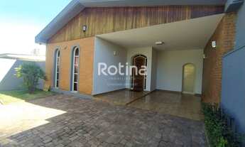 Imagem: Casa à venda, 3 quartos, 1 suíte, 3 vagas