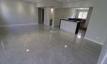 Imagem 2: Lindo Apto 100% Reformado com 2 Dormitórios (2 Suítes) e 2 vagas , ótima localização!!!