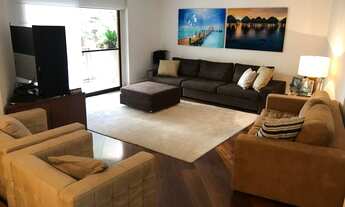 Imagem 2: Apartamento em Moema de 180 com 3 dormitórios e 3 vagas