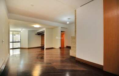 Imagem 2: Lindo Apto REFORMADO com 127m2, 3 dormitórios sendo 1 suíte e 2 vagas