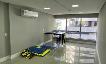 Imagem 2: Itaigara sala 32m, decorada, ar condicionado, excelente localização e segurança. Bairro no