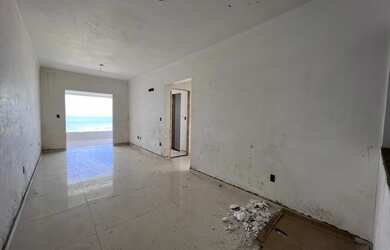 Imagem 2: Pé na areia | Vista definitiva | Andar alto | 2 Dorm | Entrada de 75mil