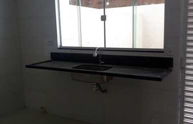 Imagem 3: Casa para venda tem 130 metros quadrados com 3 quartos em Glória - Macaé - RJ