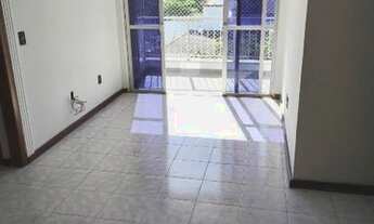 Imagem 2: Ótimo Apto Varanda 2 Qts e Dep. Revestida na Pau Ferro Pechincha