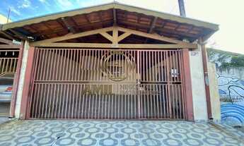 Imagem: IM-CA06957 Linda Casa de Meio Terreno No