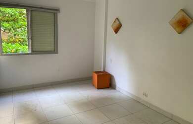 Imagem 6: Pitangueiras. Reformado. 02 Dormitórios. 01 Suíte. 01 vaga. 01 quadra da praia. Ótima loca