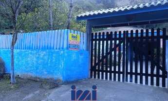 Imagem: Casa com 2 quartos e espaço de terreno