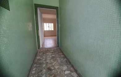 Imagem 3: Sobrado para aluguel possui 125 metros quadrados com 3 quartos e 1 garagem para carro pequ