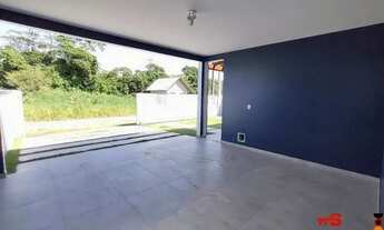 Imagem 4: Casa nova e moderna na região da praia. Confira!