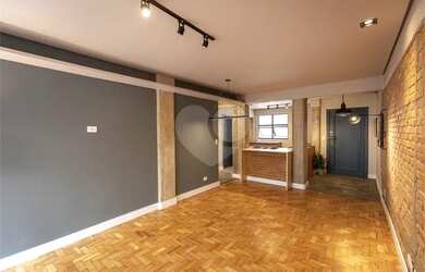 Imagem 2: APARTAMENTO SUPER MODERNO NA BELA VISTA DE 78M2 TODO REFORMADO COM 1 SUÍTE, SALA COM COZIN